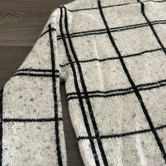 Turtleneck - Picture 4 of 4